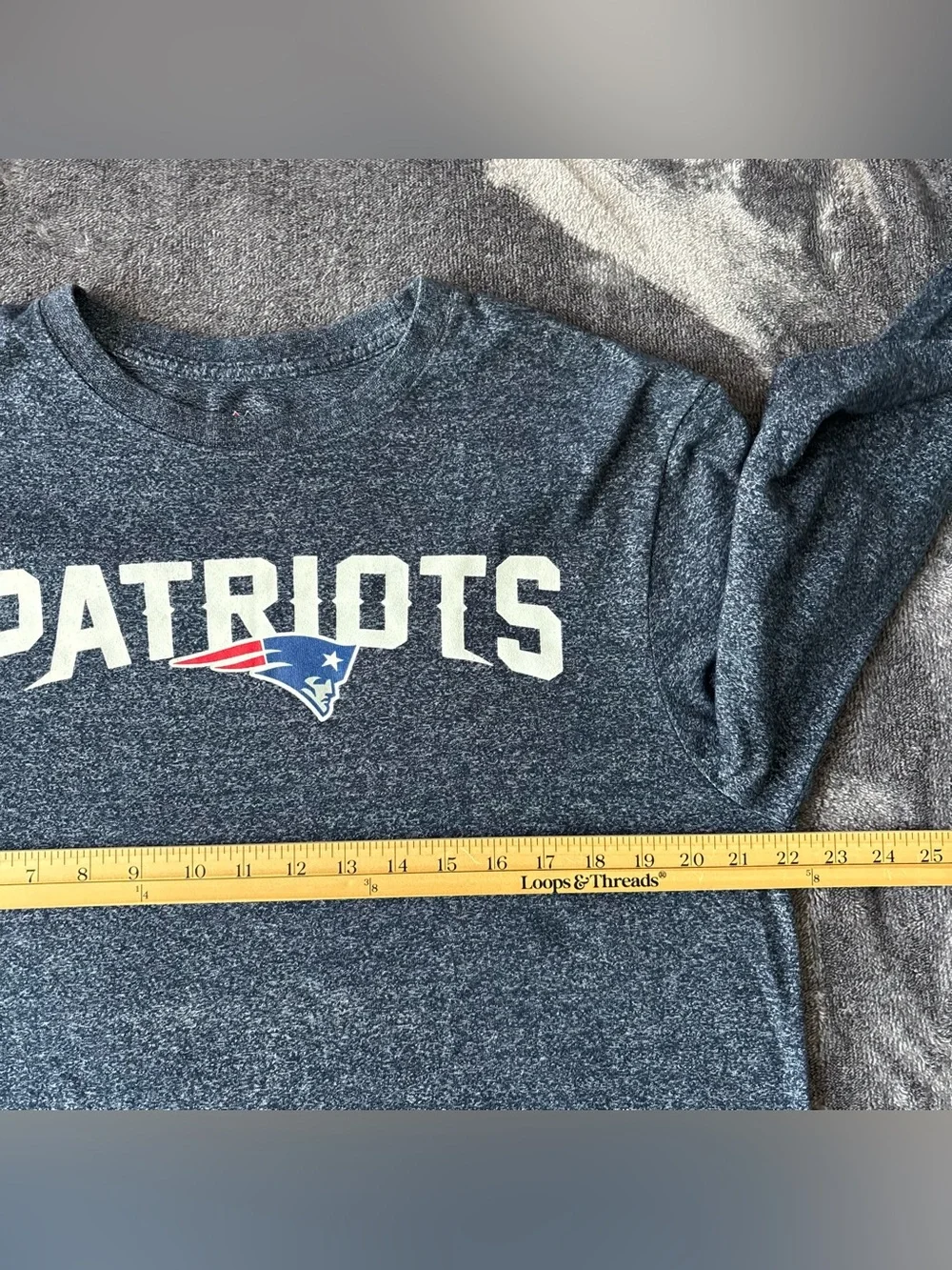 Majestic NFL New England Patriots Mens Shirt Large Blue Long Sleeve Graphic Tee